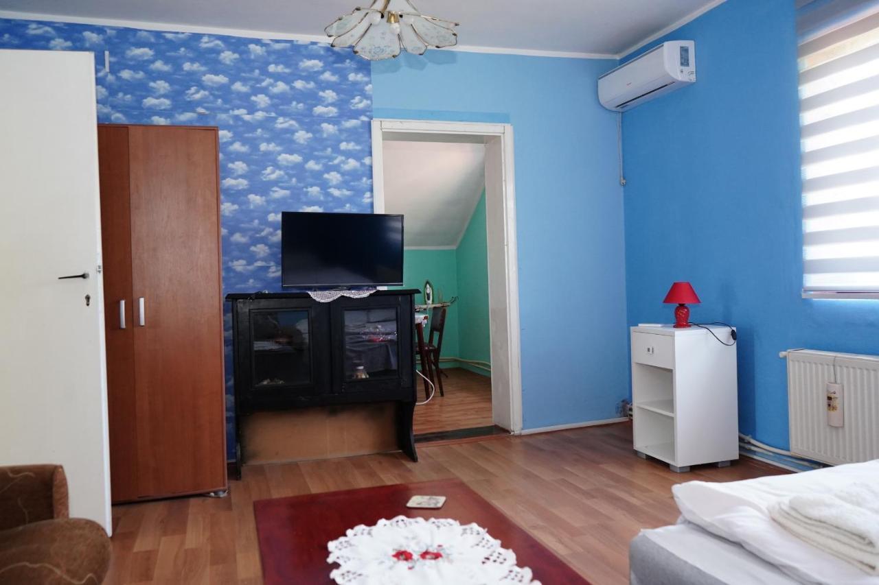 Apartamento Etnobubi Novi Sip Exterior foto